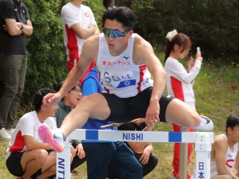 渡邊選手が第51回定期対校陸上競技大会で優勝！